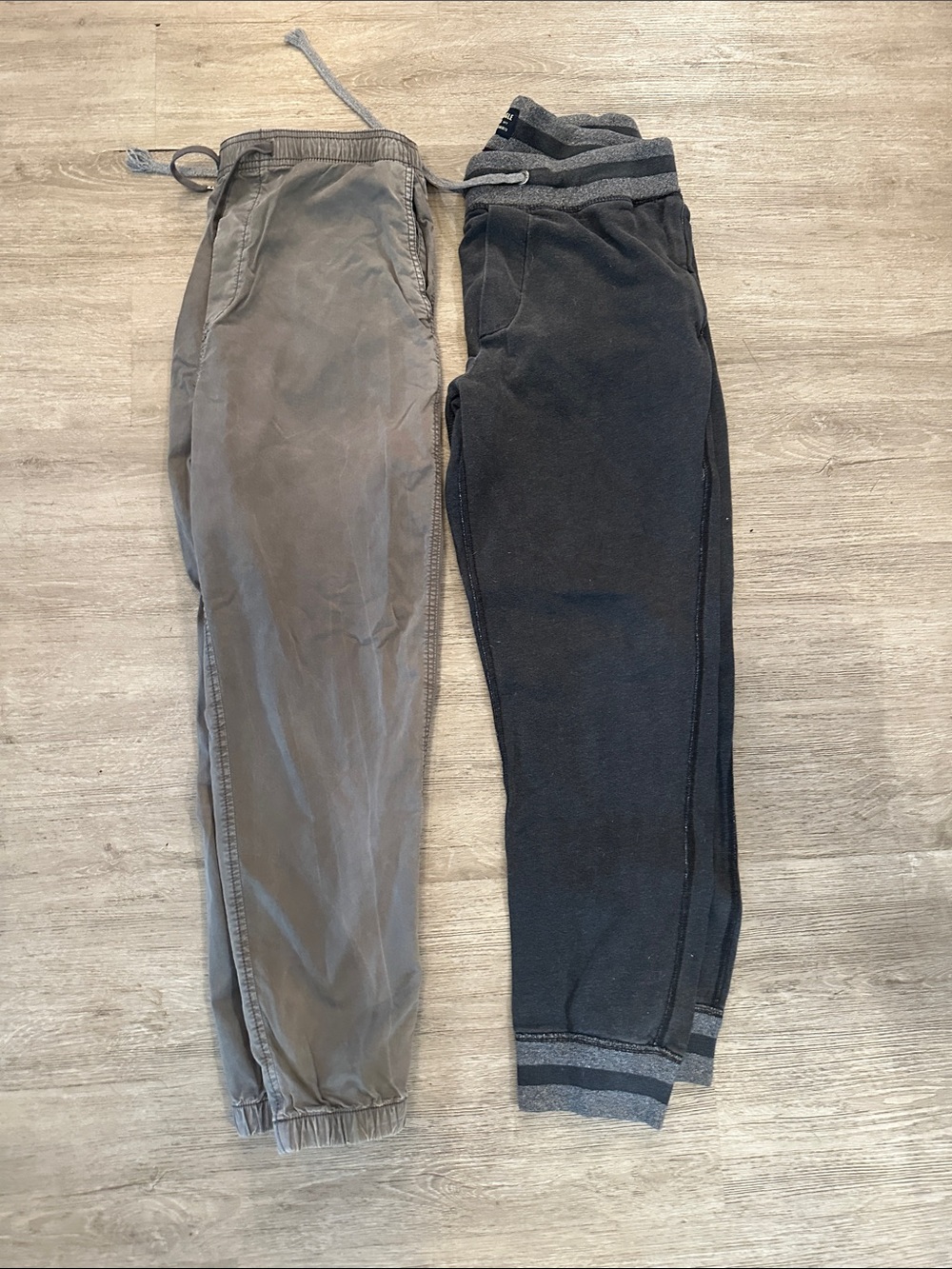 American Eagle Outfitters Men’s Jogger Pants in Gray and Charcoal